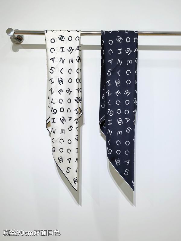 Chanel silk scarf 90X90cm E040315